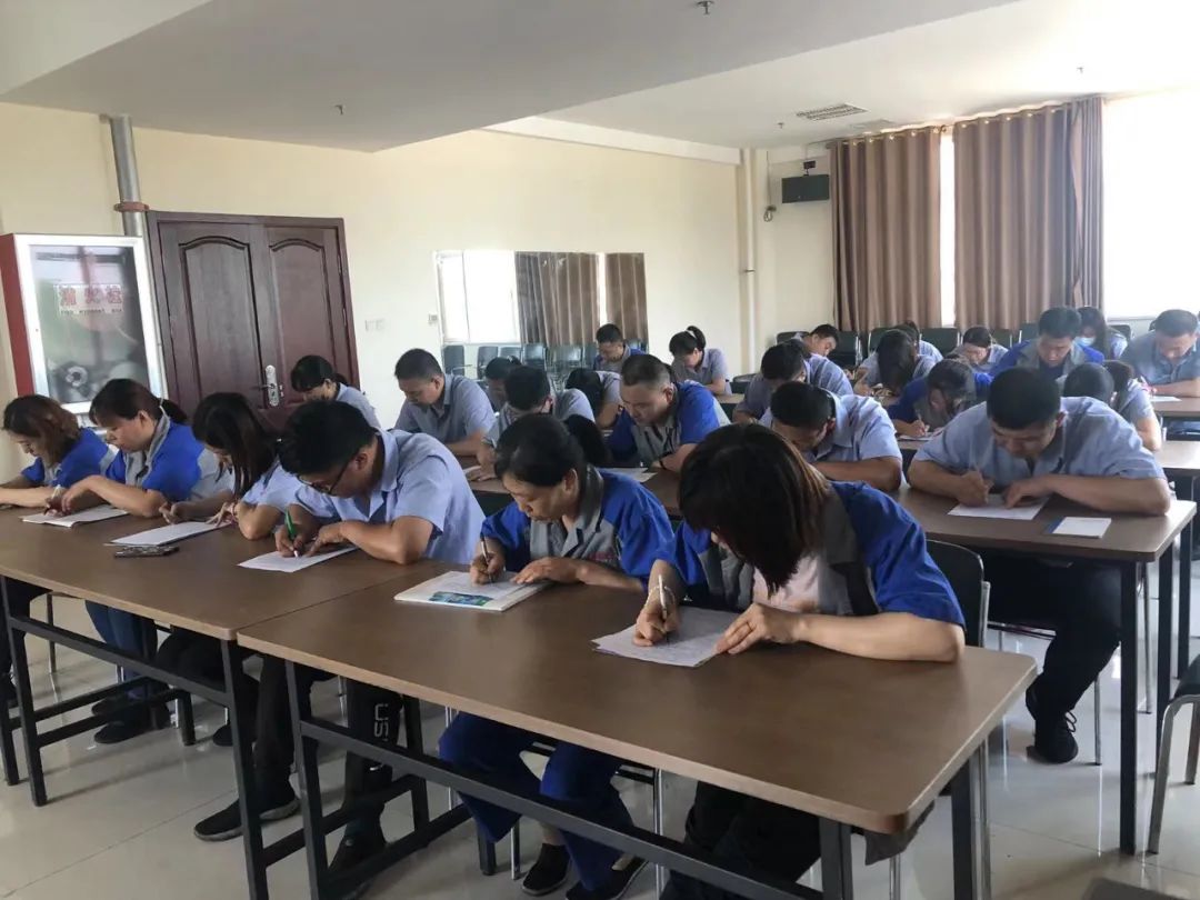 本次考試采取閉卷的形式，由公司領導、綜合管理部監(jiān)考。.jpg